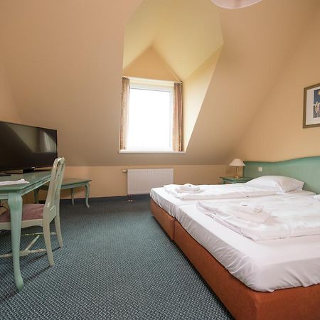 Hotel Ziegenkrug Schweriner Tor Pampow Экстерьер фото