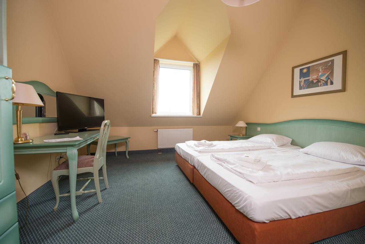 Hotel Ziegenkrug Schweriner Tor Pampow Экстерьер фото